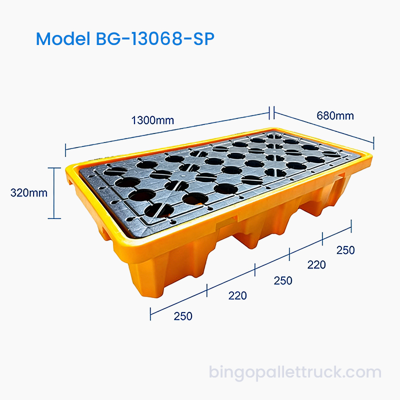 Palet de reținere a scurgerilor de 1300 × 680 mm pentru depozitarea produselor chimice din depozitul industrial